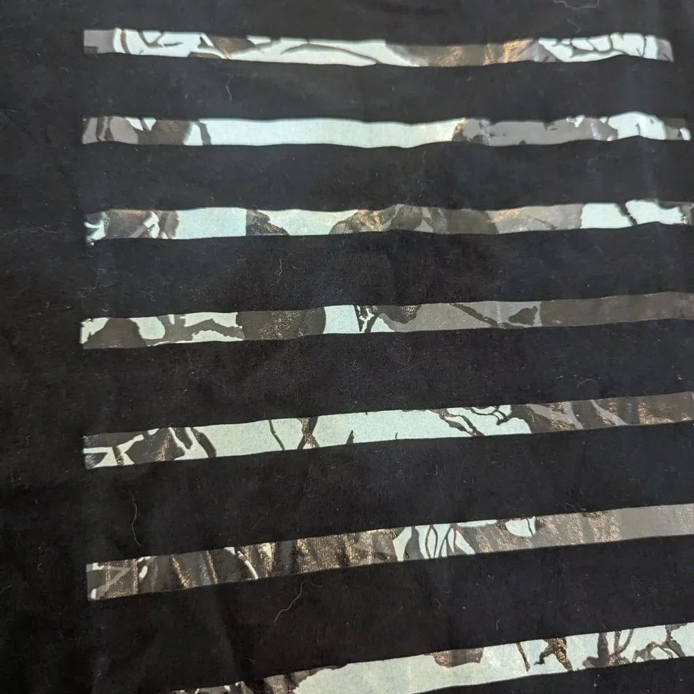 Hurley Tshirt - Small - Picture 4 of 6